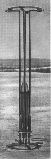 Двухступенчатая ракета конструкции И. А. Меркулова перед стартом (1939 г.)