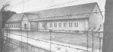 Столовая для заключенных в Бухенвальде. Из крайнего окна X. Мислитц мог наблюдать за штабсшарфюрером СС Отто во время казней