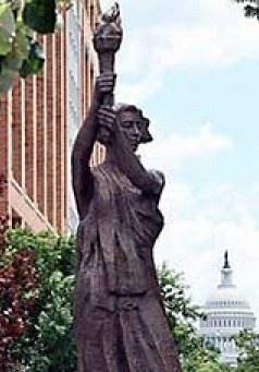 Антикоммунистическая статуя