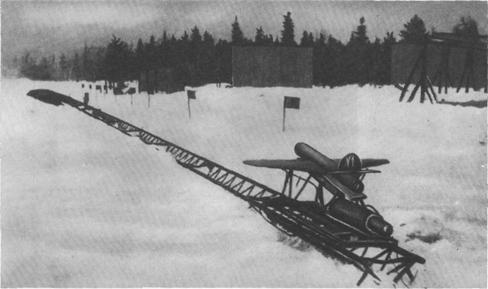 Автоматическая управляемая крылатая ракета 212 с двигателем OPM-G5 на пороховой катапульте. Прошла в 1937—1938 гг. 11 огневых наземных испытаний и в 1939 г. два в полете