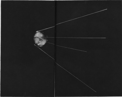 Первый в мире искусственный спутник Земли. Выведен на орбиту 4 октября 1957 г.