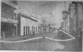 Общий вид улицы, где расположены тюрьма Сан-Карлос и "Лавка 
                Сан-Симона" (линия указывает направление туннеля).